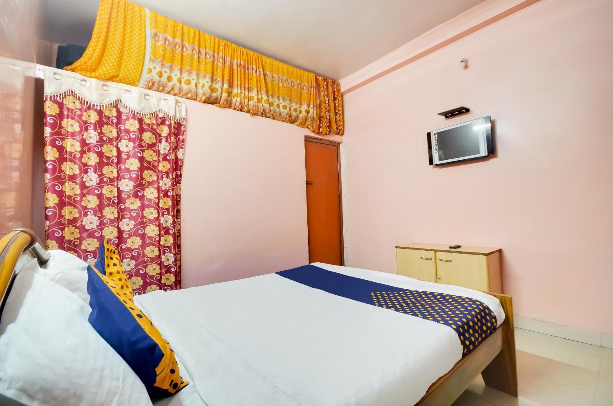 Hotel O Sri Murugan Lodge Kojambuttúr Kültér fotó