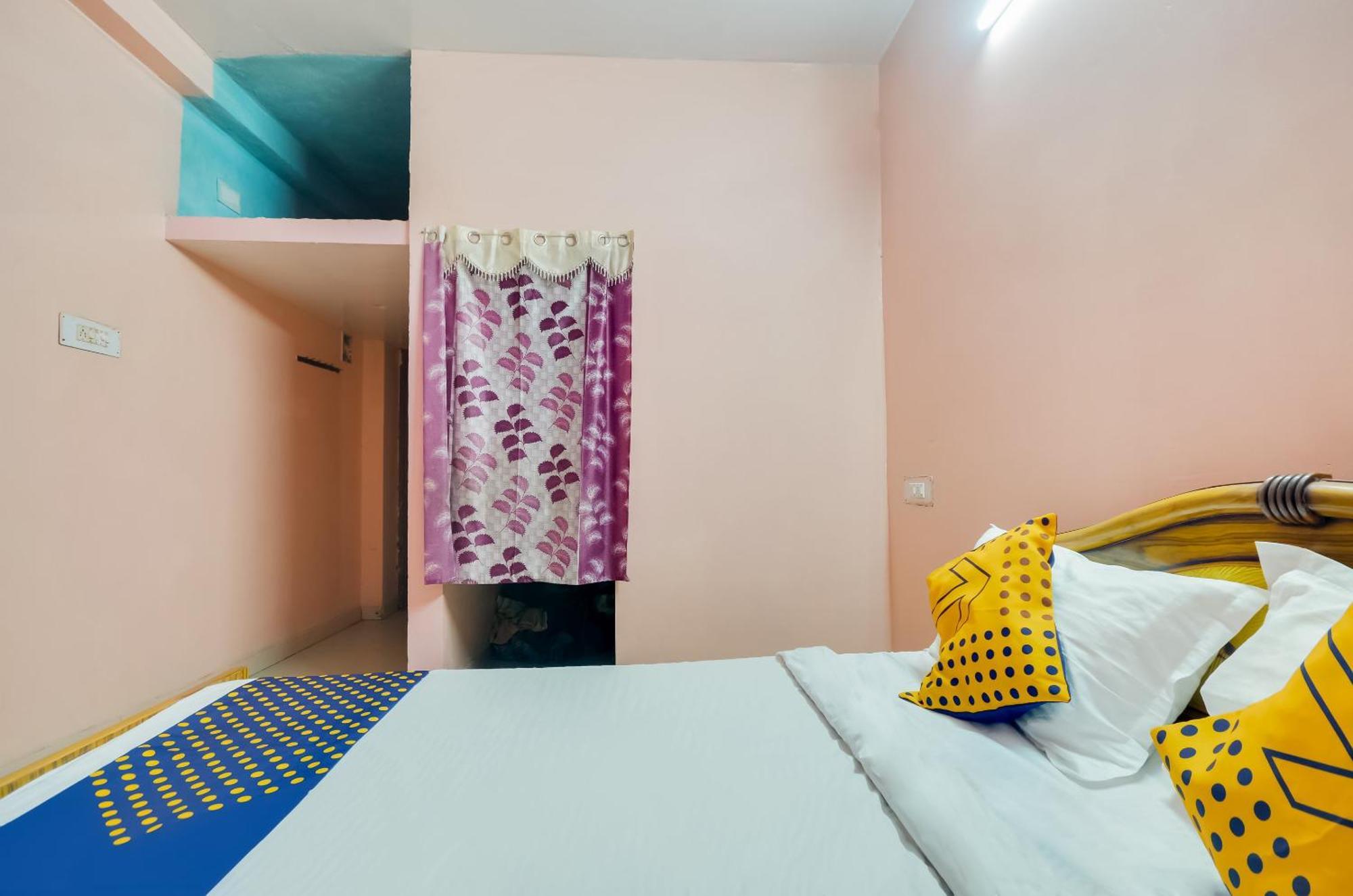 Hotel O Sri Murugan Lodge Kojambuttúr Kültér fotó